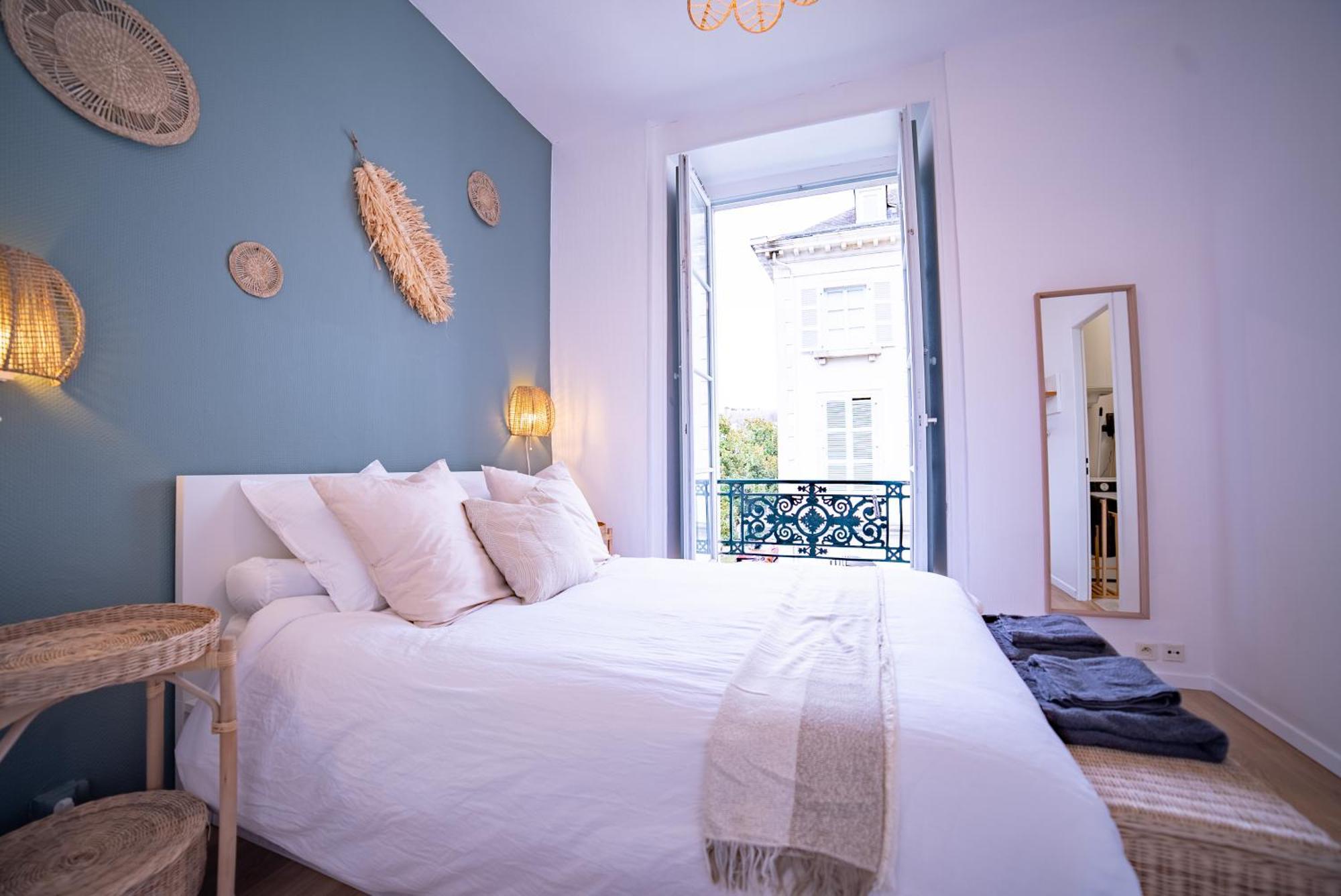 La Vue Royale - Face Au Chateau - Wifi - 4 Personnes Pau Kültér fotó